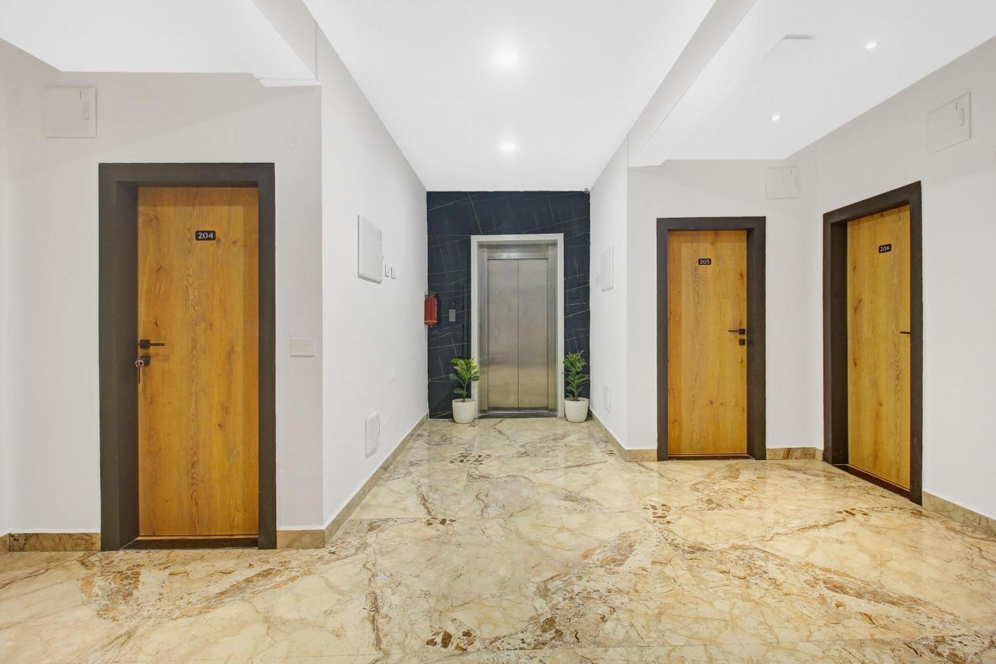 היידראבד Super Townhouse Oak Hitec City Near Image Hospital מראה חיצוני תמונה