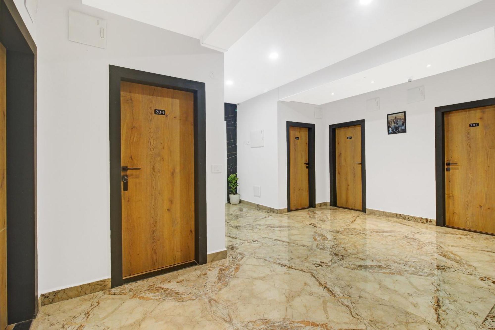 היידראבד Super Townhouse Oak Hitec City Near Image Hospital מראה חיצוני תמונה